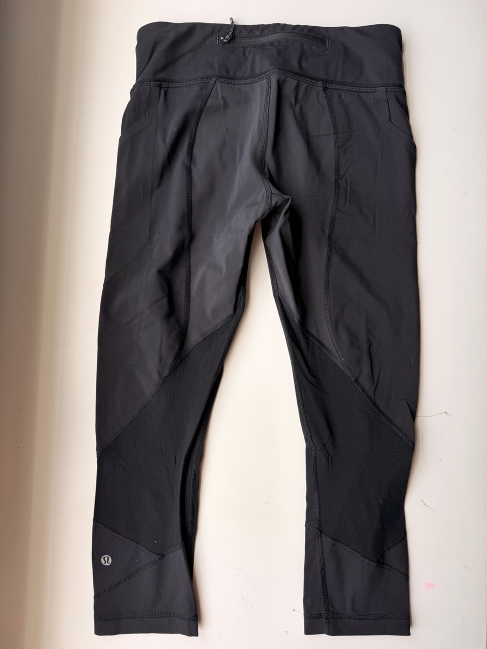 Lululemon Pace Rival Crop *22"
Black size 6